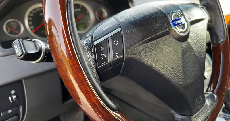 Volvo XC 90 cena 58000 przebieg: 242000, rok produkcji 2010 z Warszawa małe 529